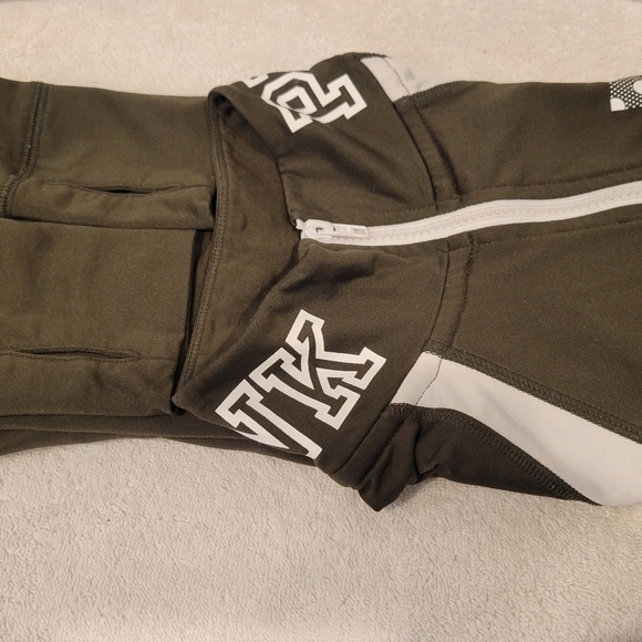 Victoria’s Secret-Pink ultimate olive green half zip - size small - Picture 4 of 8